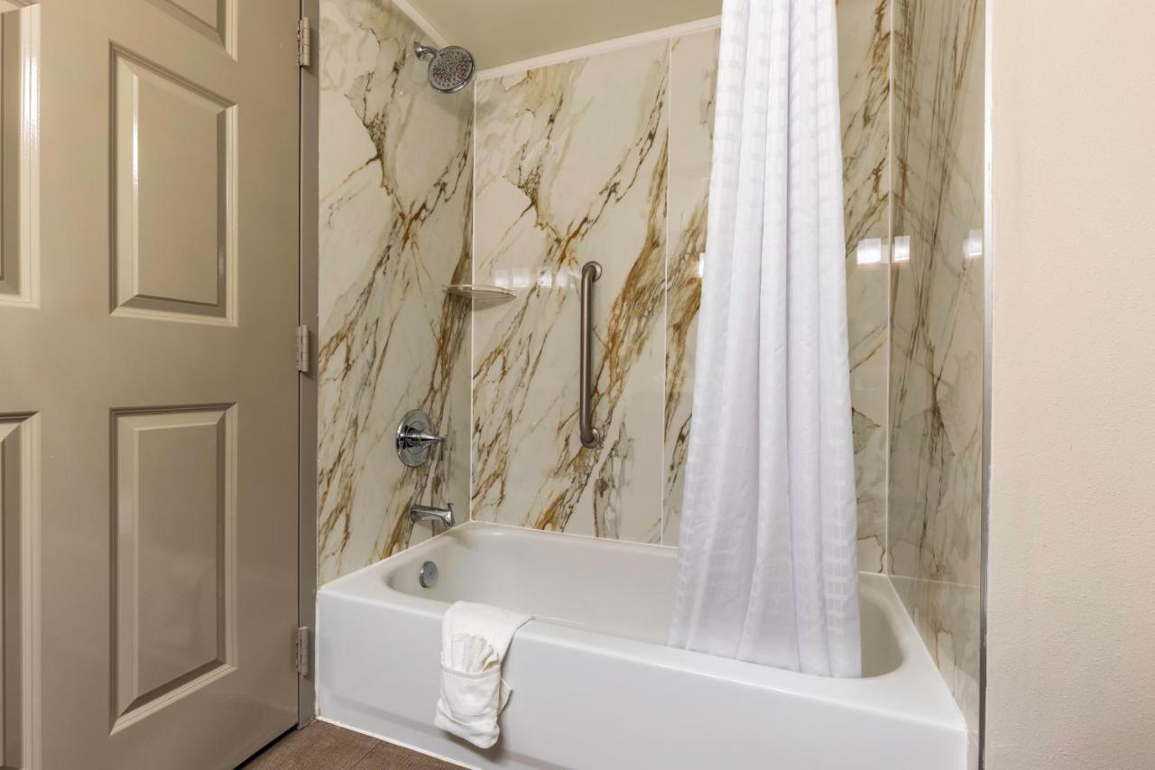 Wingate By Wyndham Lafayette Airport Ξενοδοχείο Εξωτερικό φωτογραφία